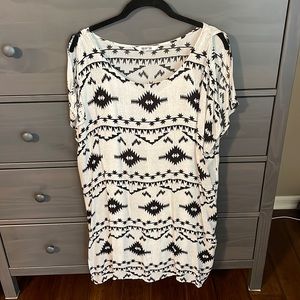 BB Dakota Aztec shift dress